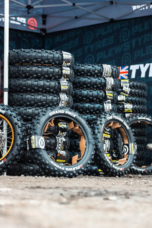 Plews EN1 Grand Prix - FIM 指定耐力赛轮胎 GP后胎 140/80-18 中性